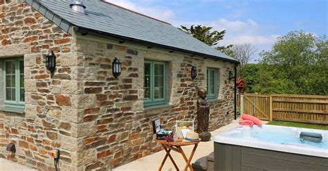 The Cornwall cottage that's officially the most romantic place to stay ...