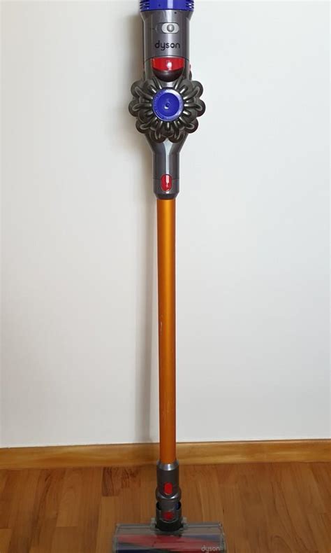 Dyson V8 Absolute, TV & Home Appliances, Vacuum Cleaner & Housekeeping ...