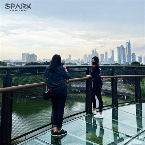 Skywalk Senayan Park Destinasi Spot Foto Favorit di Jakarta - Architecture Blog