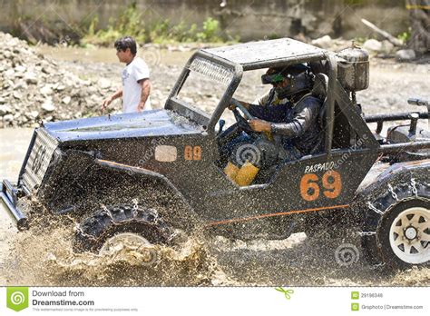 4X4 Racers through Mud in Ecuador Editorial Photo - Image of race, motorsport: 29196346