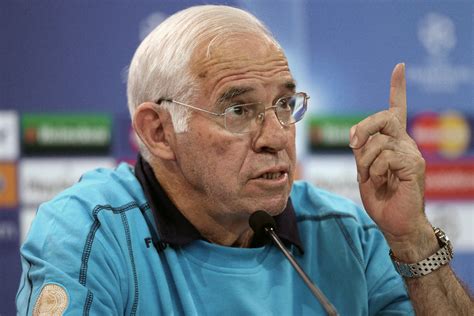 Técnico da Espanha na conquista da Euro 2008, Luis Aragonés morre aos 75 anos – Vírgula