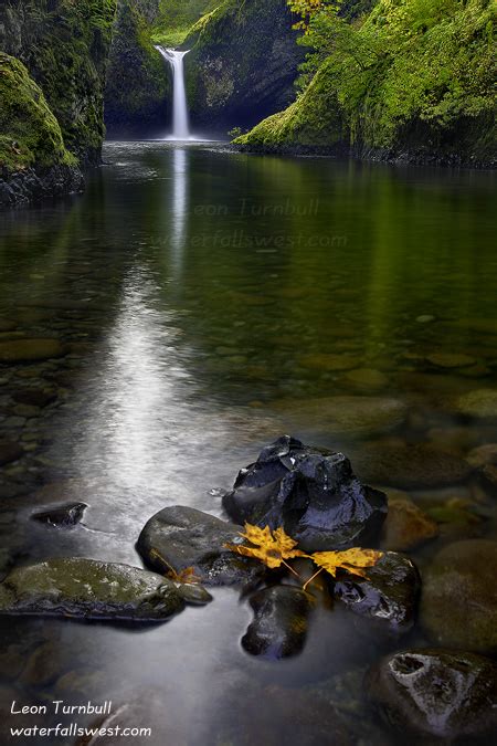 Punch Bowl Falls - Oregon Waterfalls; Columbia River Gorge National ...