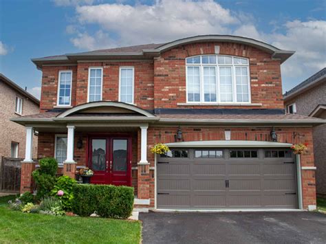 How Much Does a New Garage Door Cost in Toronto? Dodds Doors