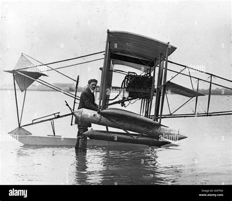 Glenn curtiss hi-res stock photography and images - Alamy