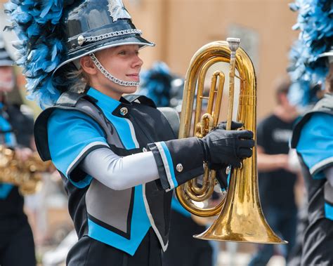 How Private Music Lessons Help Students in Marching Band Succeed