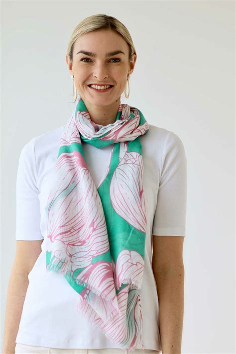 Large Roses Print Scarf – Archer House Collections