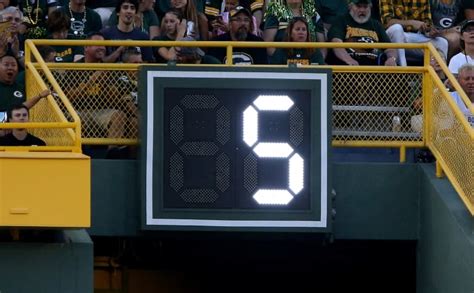 Look: NFL World Reacts To Major Clock Controversy - The Spun