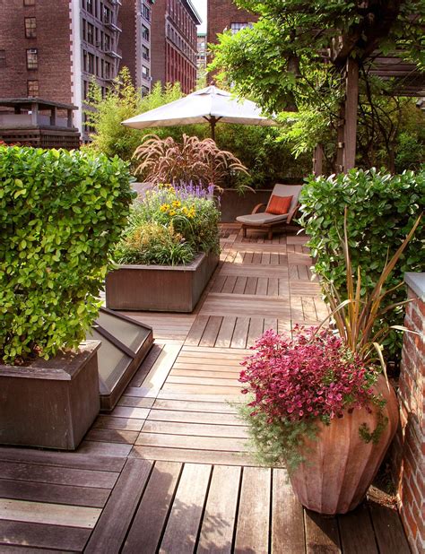 17 Deck Decorating Ideas for a Stylish Outdoor Room