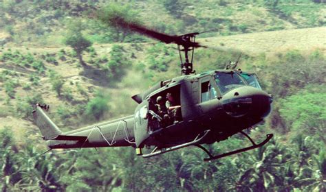 Bell UH-1 Iroquois - Aircraft Wiki