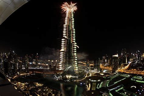 Dubai ushers in new year with spectacular show - Arabianbusiness