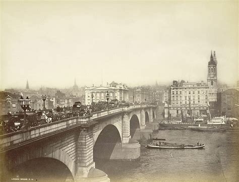 A Brief History of Old London Bridge