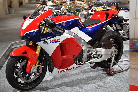 Honda RC213V-S: Get exciting road ride; know features, price