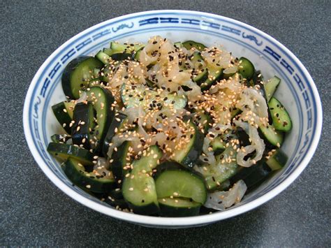 Duck Soup Easy: Cucumber and Jellyfish Salad (Ceng1 Gwaa1 Hoi2 Zit3 Saa1 Leot6, 青瓜海蜇沙律)