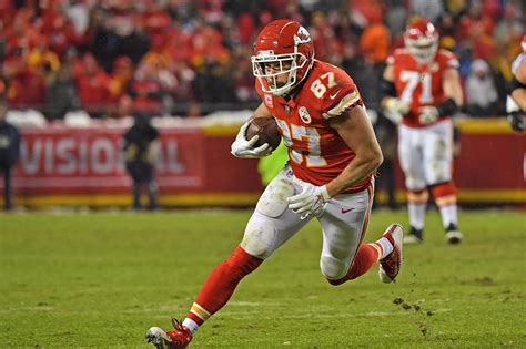 Travis Kelce returns to the NFL Top 100