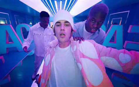 Justin Bieber Goes Retro in Music Video for 'Peaches'