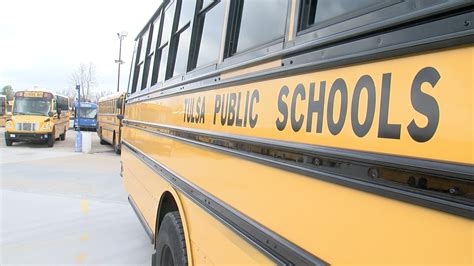 What happens if Tulsa Public Schools loses accreditation?