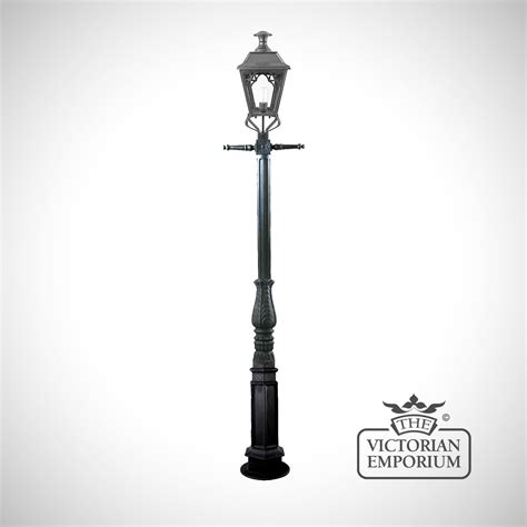 William Cast Iron Lamp Post With Medium Lantern In Either Black Or Distressed Brass