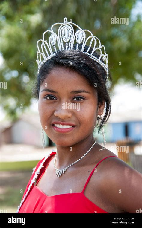 Young Peruvian Girl – Telegraph