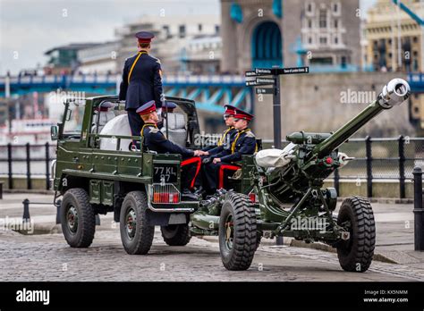 105mm Howitzer Stock Photos & 105mm Howitzer Stock Images - Alamy