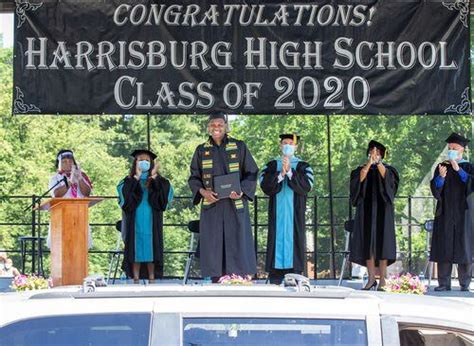 Harrisburg High School’s 2020 graduation ceremony: photos - pennlive.com