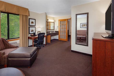 AmericInn by Wyndham Ashland | Ashland, WI Hotels