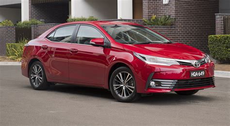 2017 Toyota Corolla sedan pricing and specs: New looks, more kit and upgraded safety - Photos (1 ...