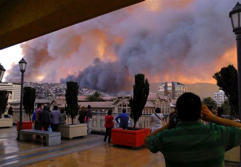 Forest Fire Rages in Chile Photos - ABC News