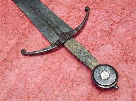 Pin by Mark Tan on Arming swords | Arming sword, Long sword, Viking sword