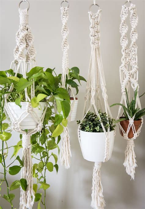 LEARN THREE BASIC MACRAME KNOTS TO CREATE YOUR WALL HANGING | Plant ...