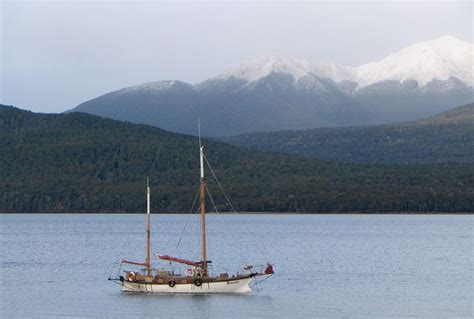 Lake Te Anau | Fiordland, South Island, NZ | Britannica