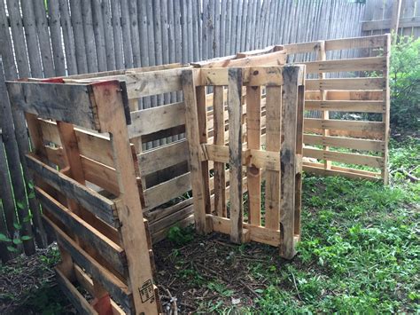 Start a Pallet Composting Bin for Free! ~ The Way Homestead