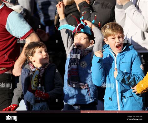 Manchester City fans react during the Premier League match Stock Photo ...