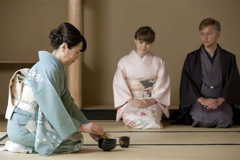 KIMONO TEA CEREMONY EXPERIENCES IN TOKYO