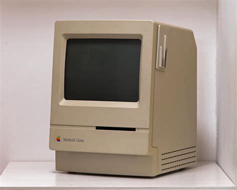 Apple Macintosh Classic computer by eric2b01 on DeviantArt