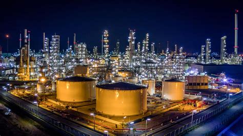 Petroleum Refining Industry Chemical Distributor | Alexander Chemical