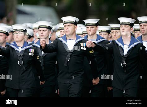 Sailors in the Royal Navy march at the Falklands Veterans Parade in Stock Photo: 33063384 - Alamy