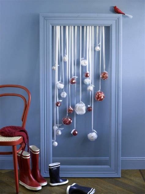 30 Amazing DIY Christmas Wall Art Ideas