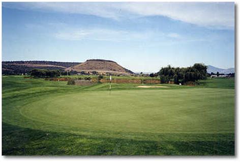 Meadow Lakes Golf Course in Prineville