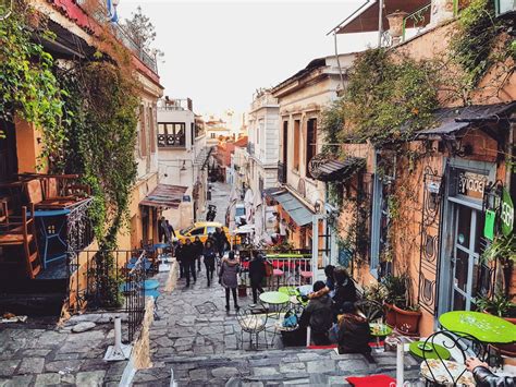 11 photo reasons to fall in love with Plaka neighbourhood in Athens, Greece - Svitforyou