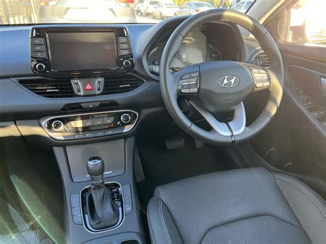 2022 Hyundai i30 ACTIVE owner review | CarExpert