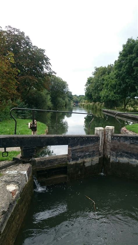 √ Kennet And Avon Canal Walks