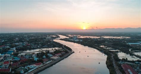 Iloilo City History & Heritage Landmarks Tour with Transfers | Guide to the Philippines