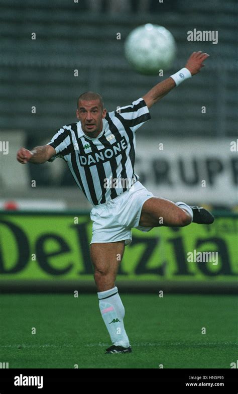 GIANLUCA VIALLI JUVENTUS FC 20 September 1992 Stock Photo - Alamy