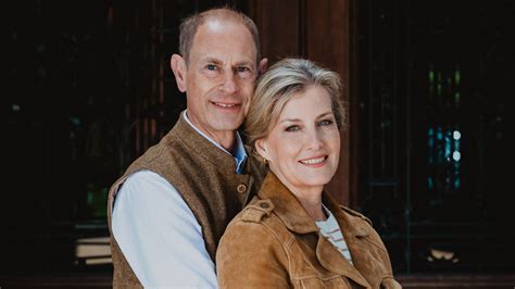 Duke and Duchess of Edinburgh share 25th wedding anniversary portrait ...