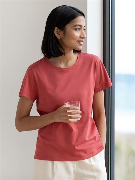 WOMEN'S T-SHIRT COLLECTION | UNIQLO IN