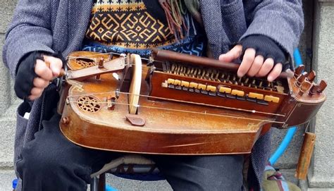 What is Hurdy-Gurdy? - UGears USA