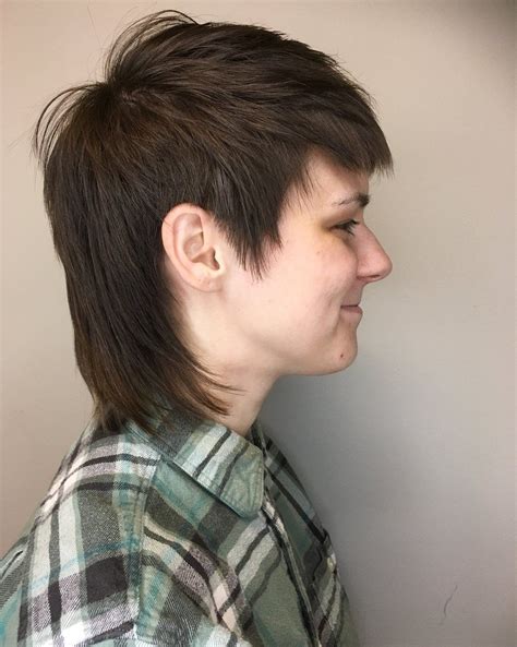 The New Mullet Hairstyle Women - Wavy Haircut