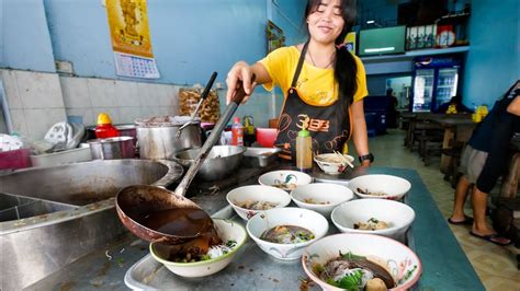 Top 5 Thai STREET FOOD Noodle Dishes to Try in Bangkok, Thailand - with ...