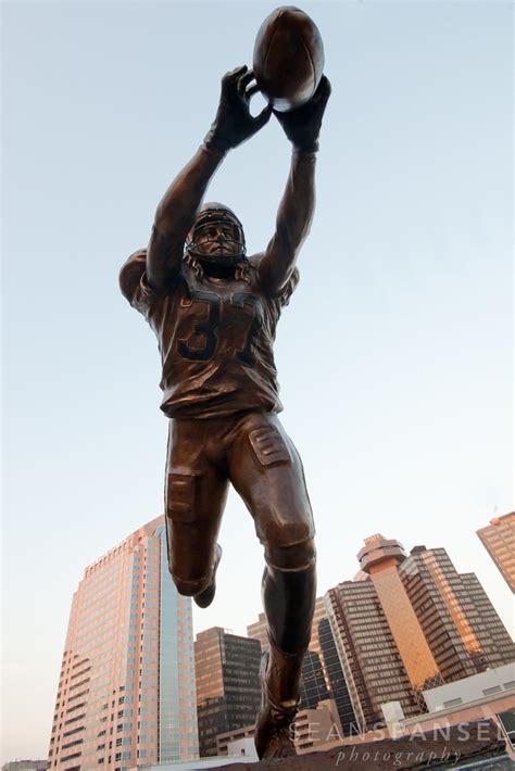 Rebirth Statue | Steve Gleason immortalized outside of the M… | Flickr