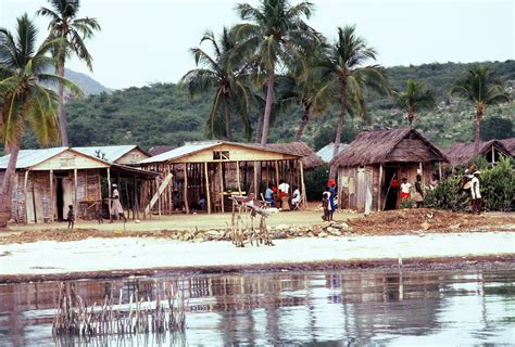 File:Haiti Gonave Island houses.jpg